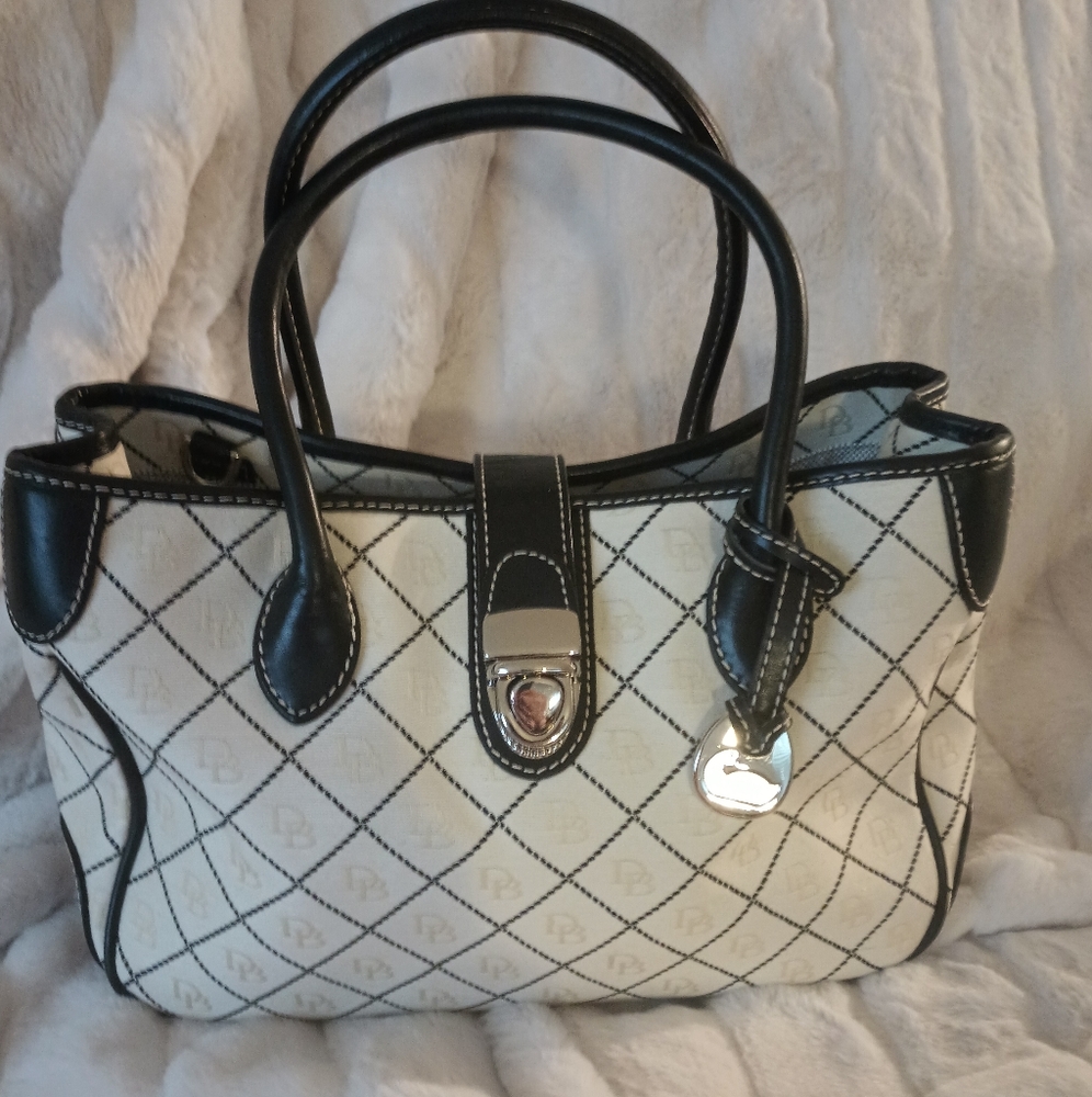 EUC Dooney & Bourke Cream and Black Leather Bag